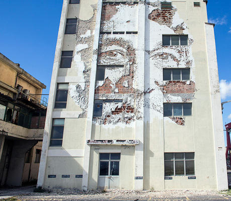 Vhils