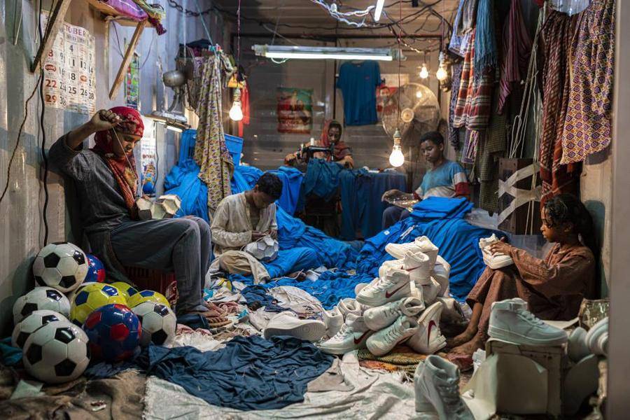 © Simon Wood Meghna Singh - Container © Simon Wood Meghna Singh - Container