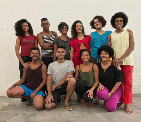 Lia Rodrigues avec les jeunes de la Maré