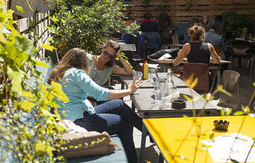CENTQUATRE-PARIS : Café Caché en